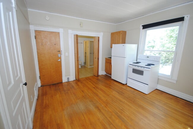 Studio Living Area - 324 E Jefferson St