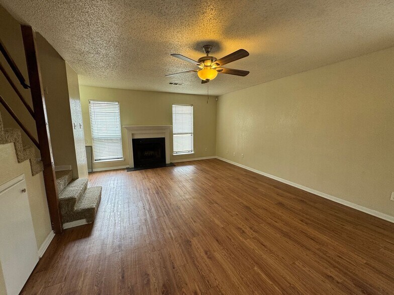 Building Photo - 3407 Victoria Cir
