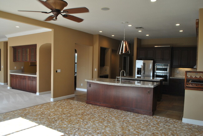 Building Photo - Gorgeous 4 Bedroom Home in the Stonebriar ...