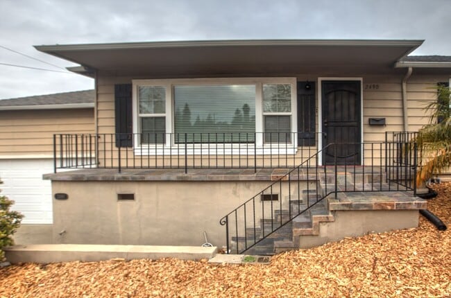 Building Photo - Charming 3bed/1bath in Hayward