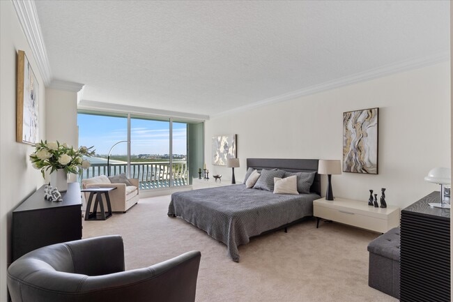 Building Photo - 2200 S Ocean Ln