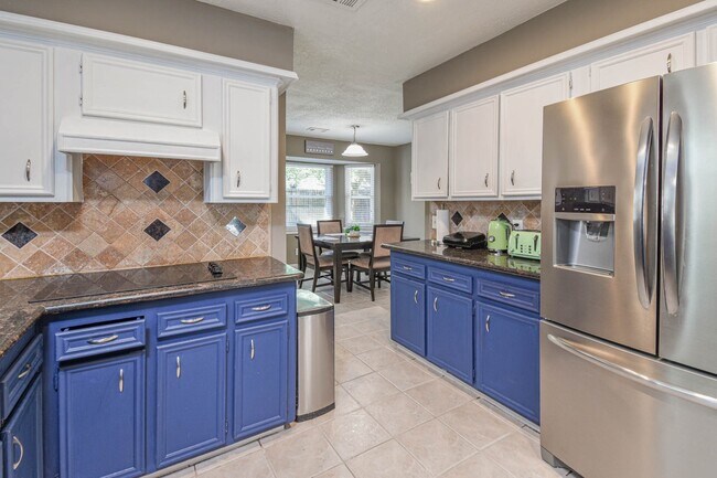 Building Photo - 11307 Canyon Trail Dr