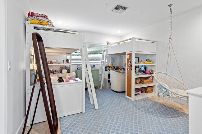 Building Photo - 1332 Tamarind Way