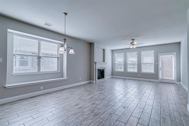 Building Photo - 327 Sweetspire Dr