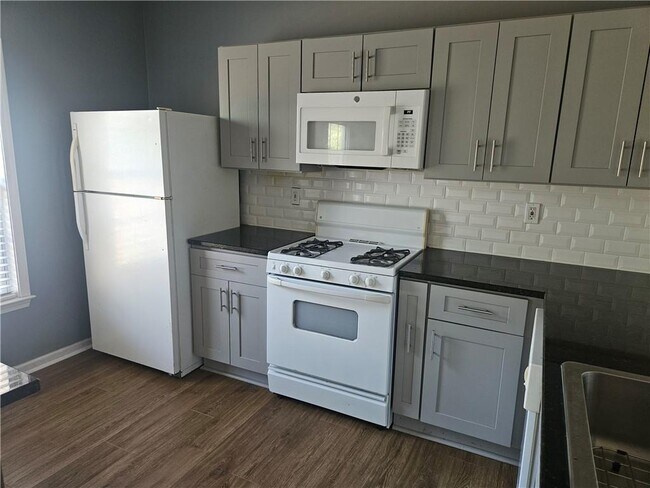 Building Photo - 71 Highoak Dr