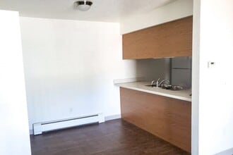 Building Photo - 378 Poplar St