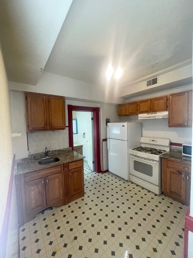 Building Photo - 5051 N Raleigh St