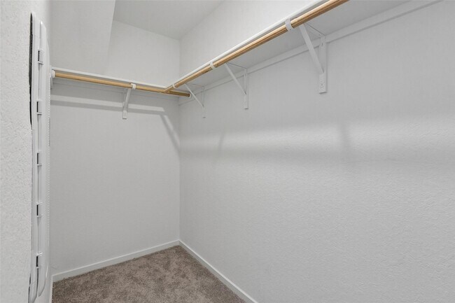 Building Photo - 3188 Dispatch Dr