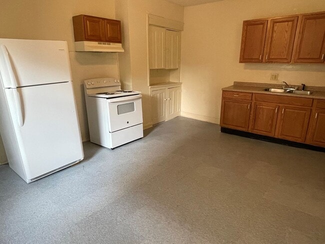 Building Photo - Alexander  37-39 Boone