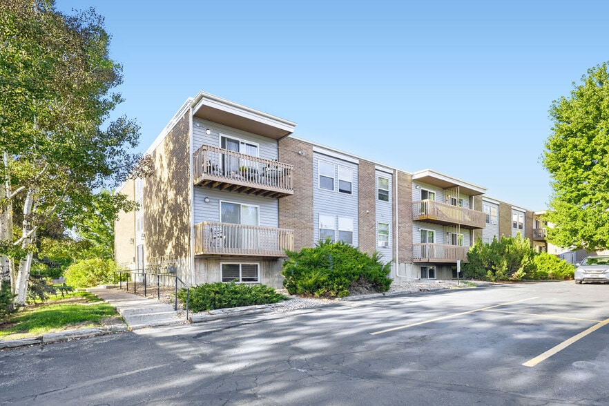 Building Photo - 1606 Cottonwood Dr