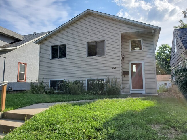 Primary Photo - Gopher Nation Check out this 5 bedroom hou...