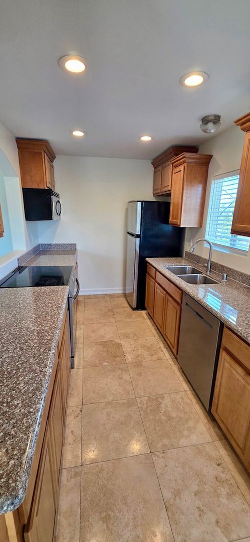 Building Photo - North Park 2bed/2bath with parking