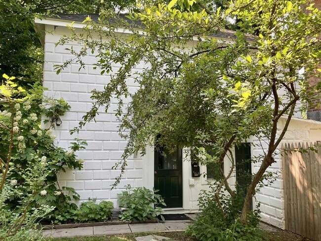 Primary Photo - 33 Mill St