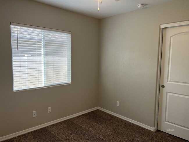 Building Photo - 1348 Roper Ln