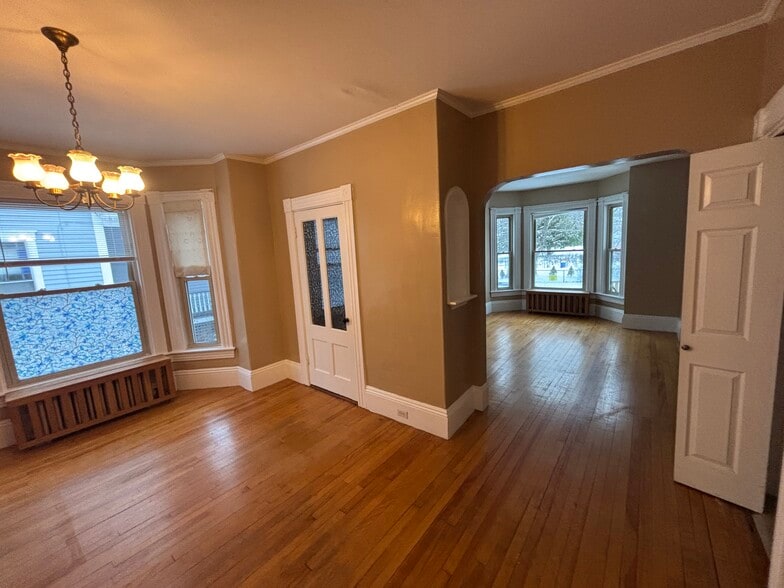 Building Photo - 861 Chestnut St