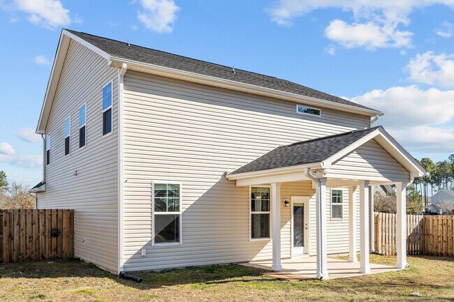 Building Photo - 3 Bedroom Home in Sneads Ferry