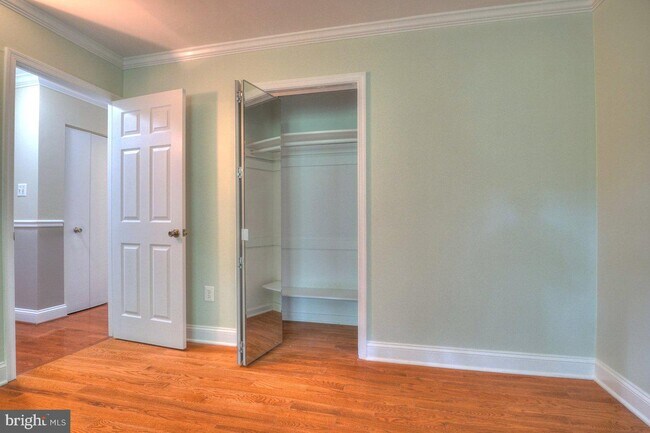 Building Photo - 2405 Earlsgate Ct