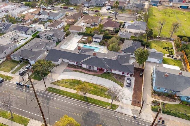 Building Photo - 590 N Cambridge St