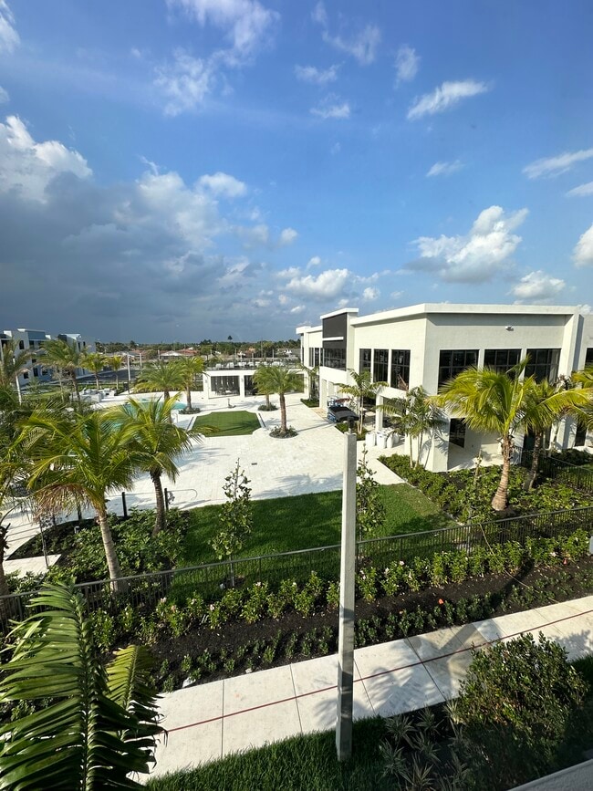 Building Photo - 7290 W 3rd Ave