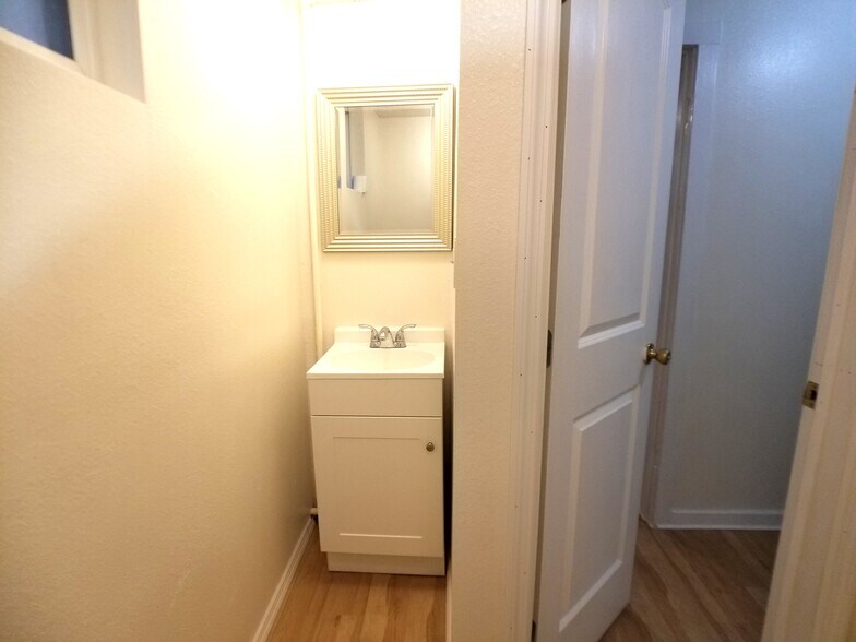 Building Photo - 1908 Lead Ave SE