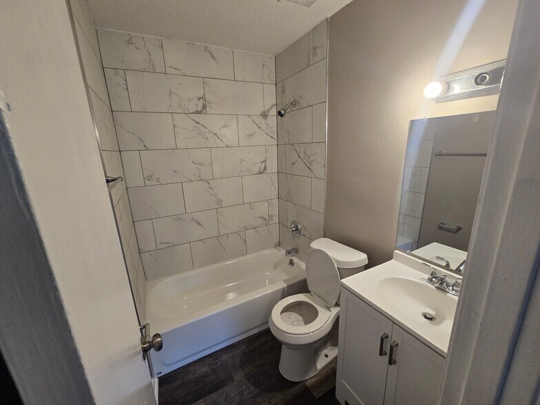 Building Photo - 4512 Hurlston Dr
