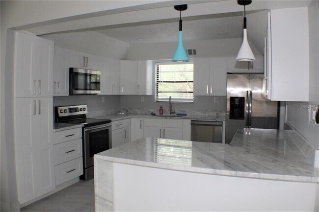 Building Photo - 17366 Metcalf Ave