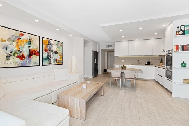 Building Photo - 2301 Collins Ave