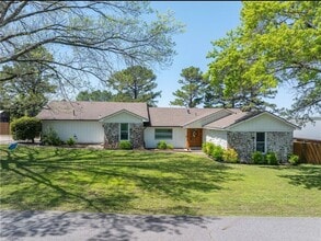Building Photo - Beautiful Newly Remodeled 3 Bed, 2 Bath Home