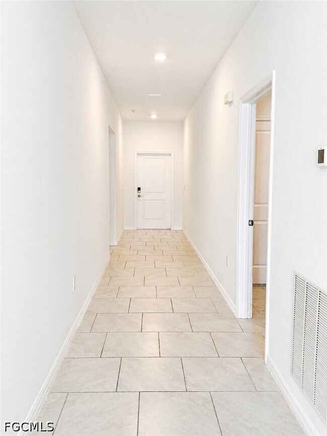 Building Photo - 4117 San Clemente Ct