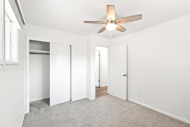 Building Photo - 204 Dove Ave