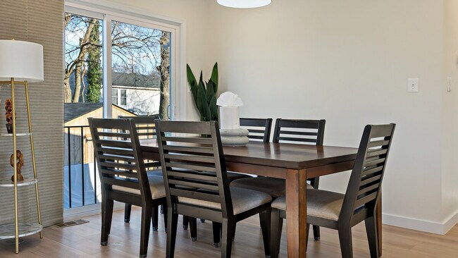 Building Photo - 228 Maryland Park Dr