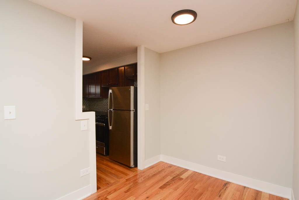 Building Photo - 701 Elm Pl