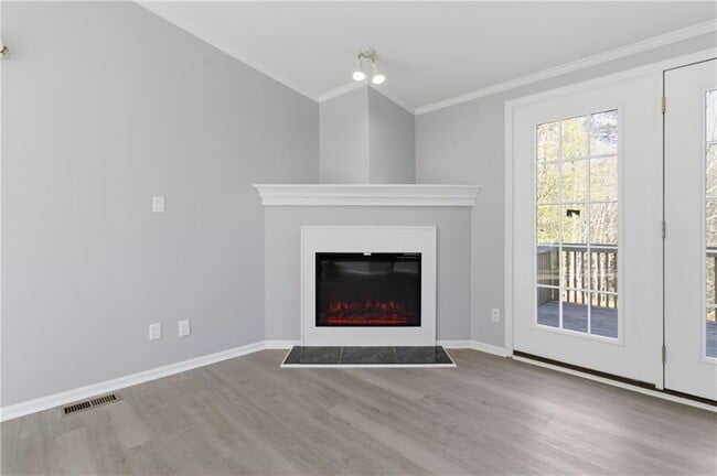 Building Photo - 5320 Long Branch Rd