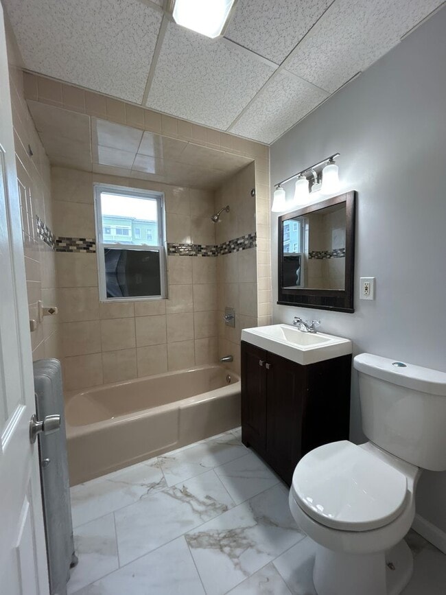 Building Photo - 41-43 Bruce Street