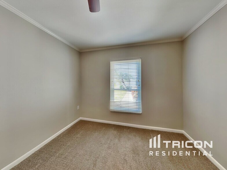 Building Photo - 4005 Cypress Landing S