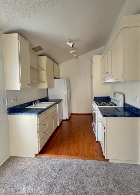 Building Photo - 1350 Cabrillo Park Dr