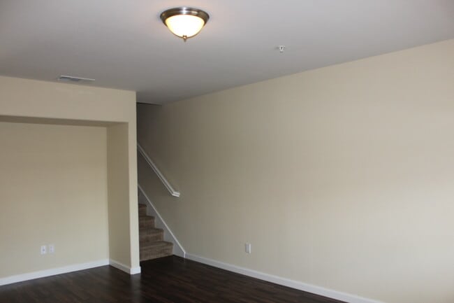 Building Photo - 446 Lindberg Cir