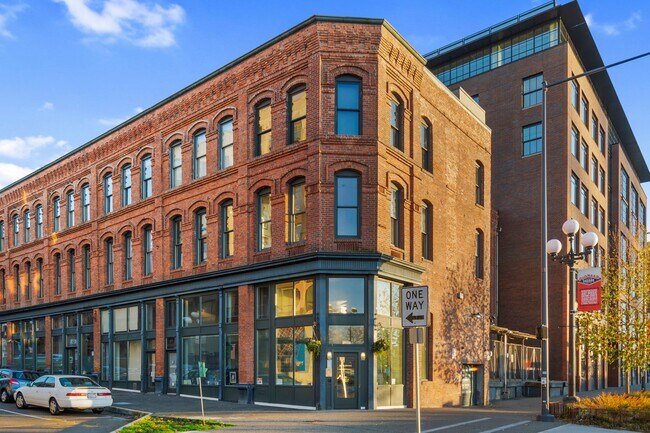 Building Photo - 75 South Main St