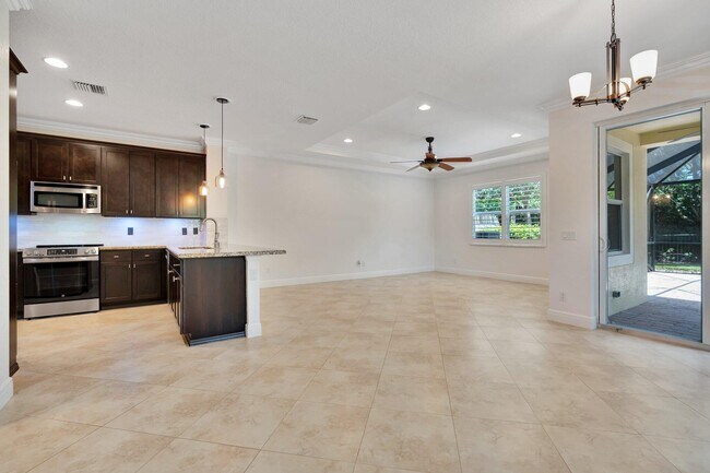 Building Photo - 4559 Cadiz Cir