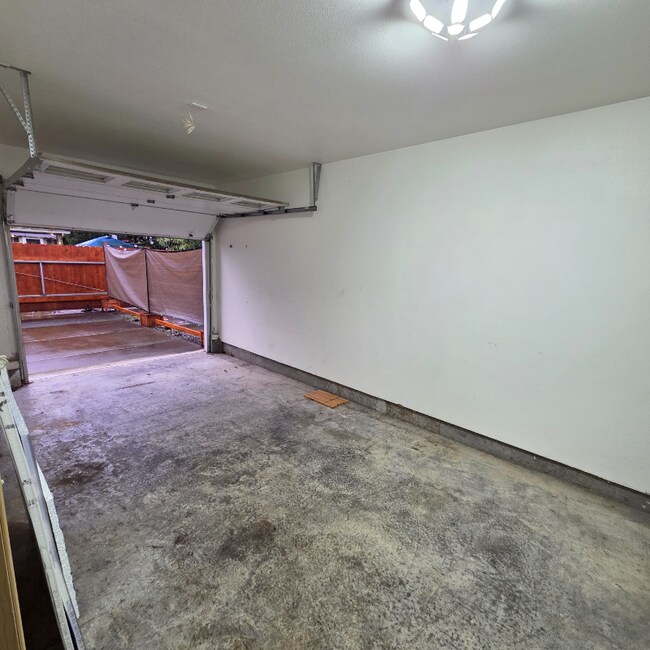 Building Photo - 3552 SE 66th Ave