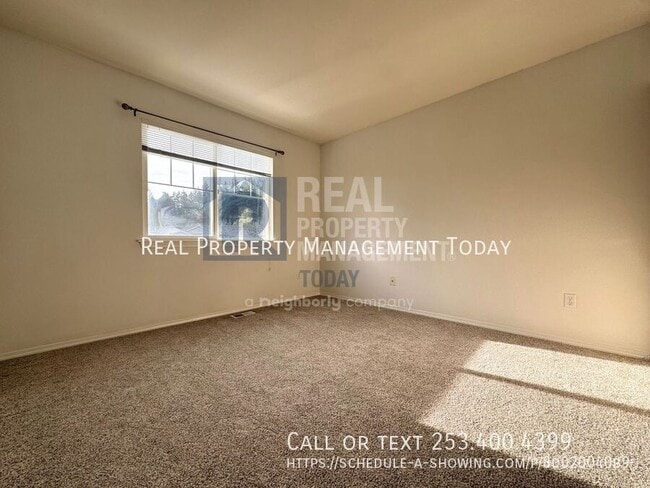 Building Photo - 2702 Meyer St