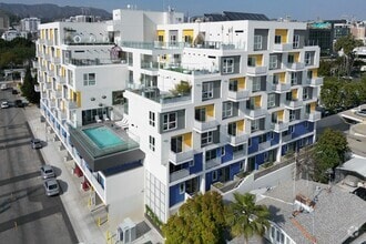 Building Photo - Inspire Hollywood