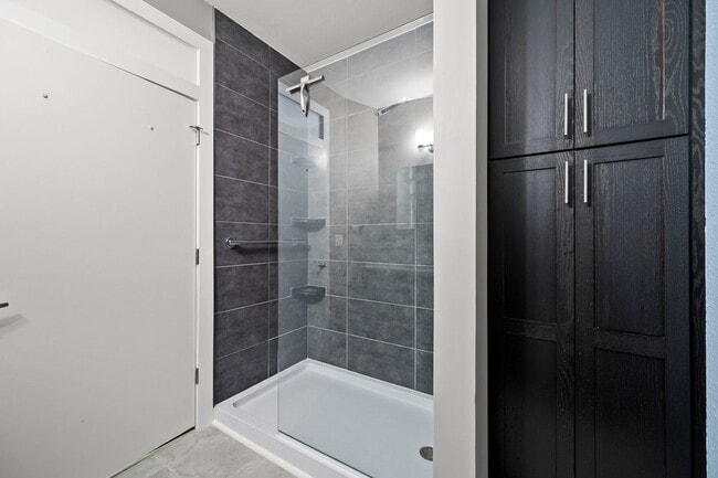Building Photo - Beautiful Condo in downtown Norfolk!