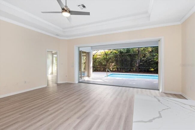 Building Photo - 700 Silk Oak Dr