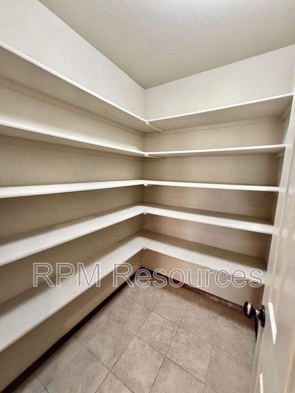 Building Photo - 5601 Sanderling Rd