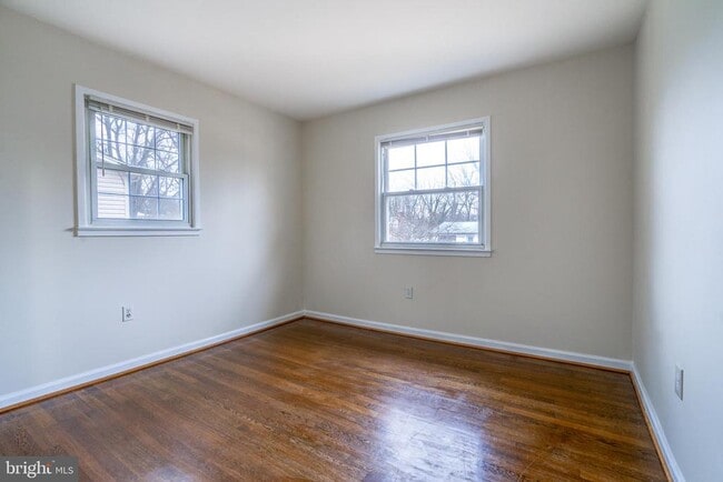 Building Photo - 13636 Greenwood Dr