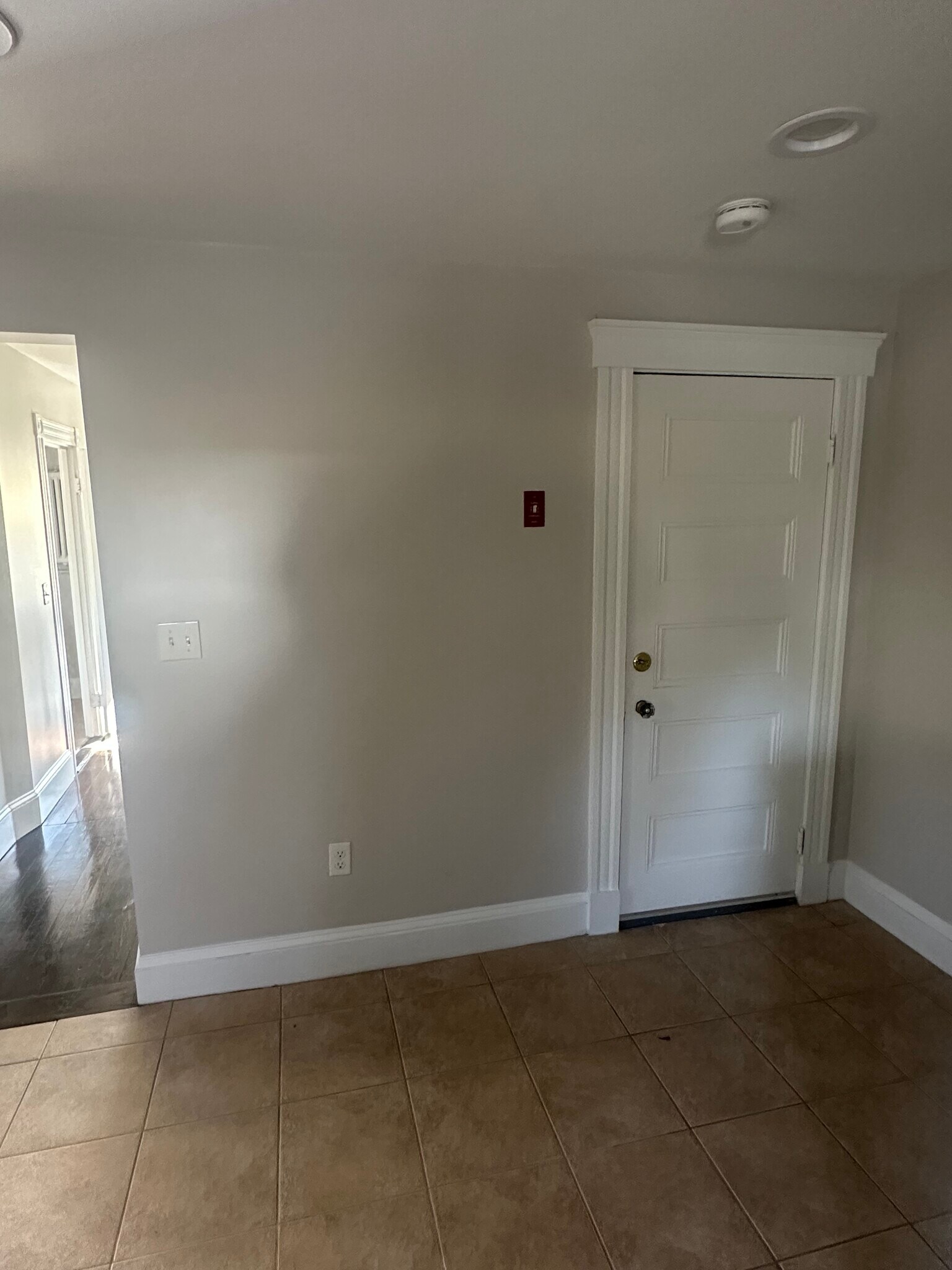 Building Photo - 22 Central St