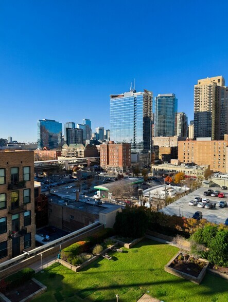 Building Photo - 1250 S Michigan Ave