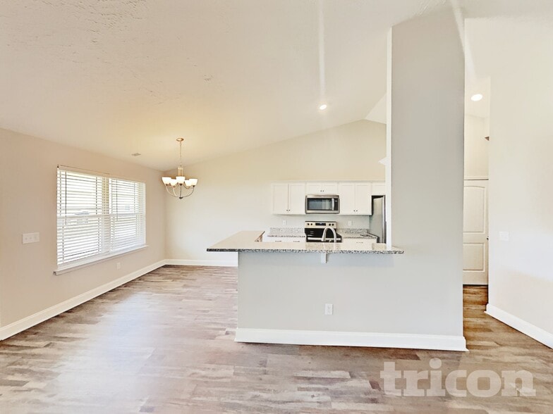 Building Photo - 296 Fieldstone Ln