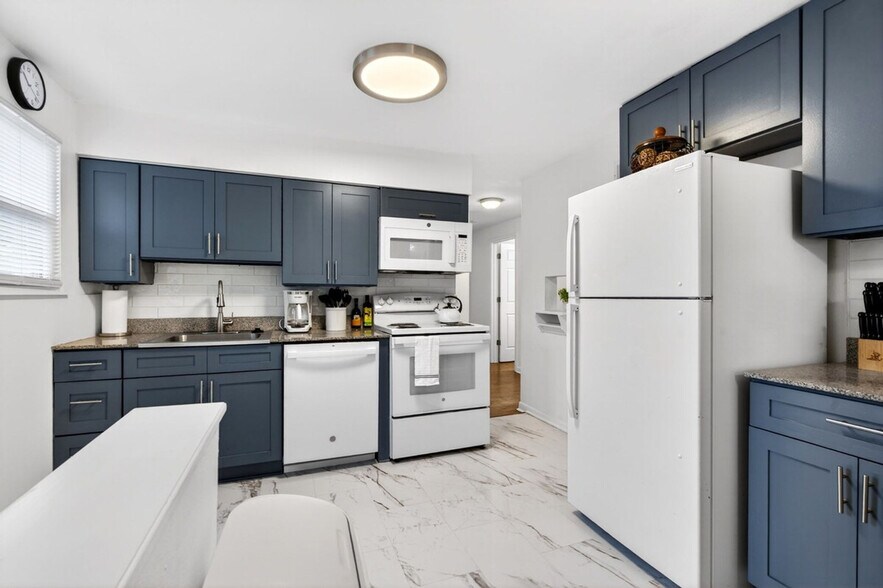 Building Photo - 9009 Gedde Ave